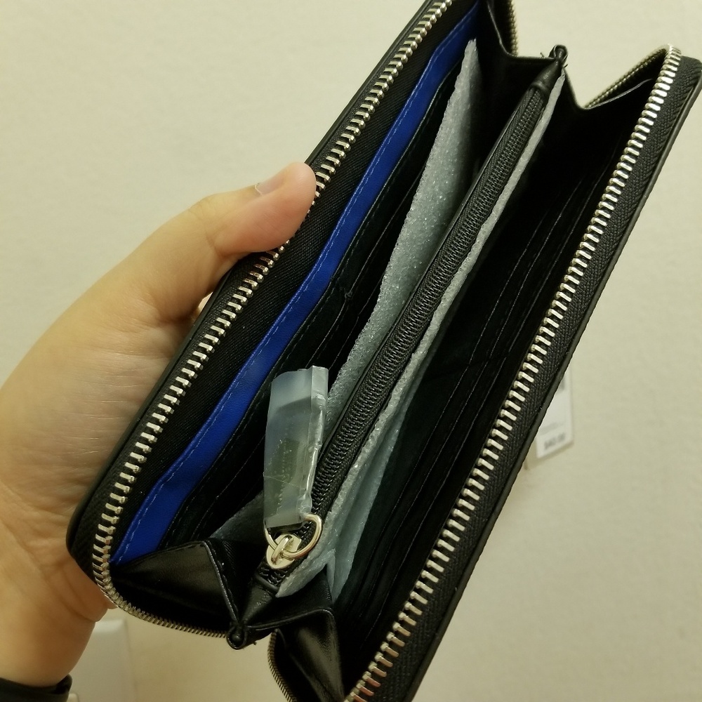 NWT Kenneth Cole Olivia Wallet